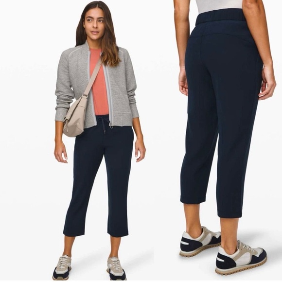 lululemon athletica Pants - Lululemon On the Fly Crop 23" True Navy Pants Size 8 Straight leg